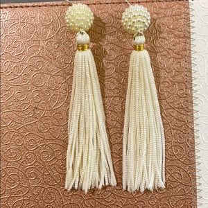 WHITE PEARL TASSEL EARRINGS